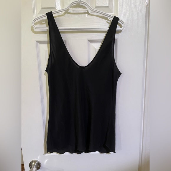 Babaton Aritzia 100% Silk Blouse - Picture 2 of 4